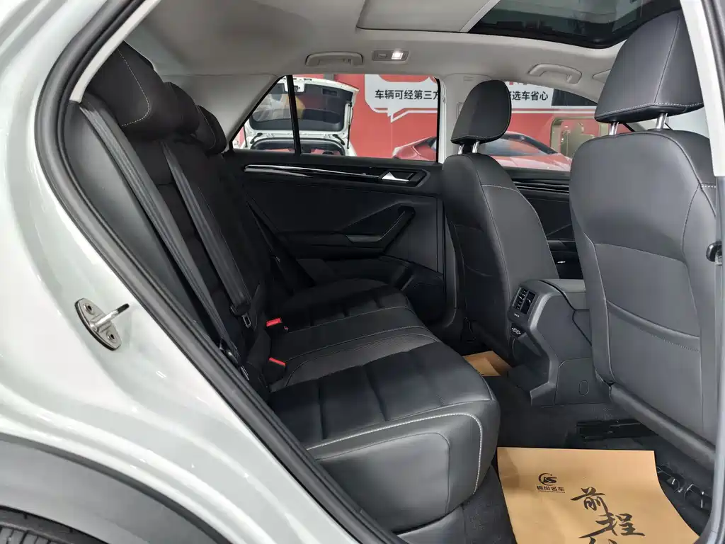 VOLKSWAGEN T ROC EXPLORING SONGS