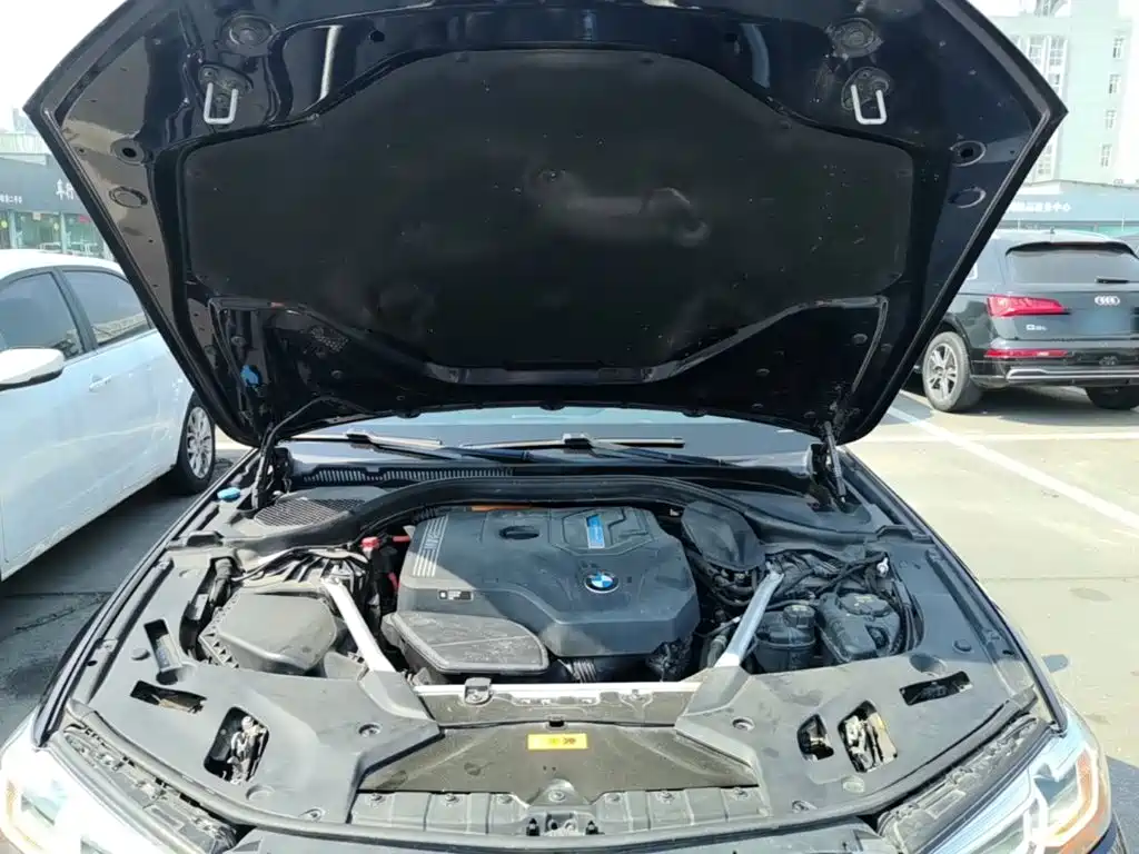 BMW 5 Series New Energy — миниатюра 20