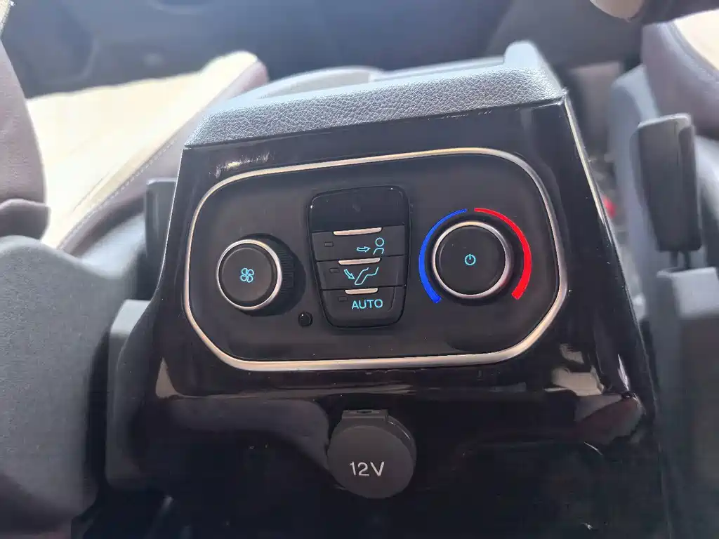 Ford Tourneo — миниатюра 11
