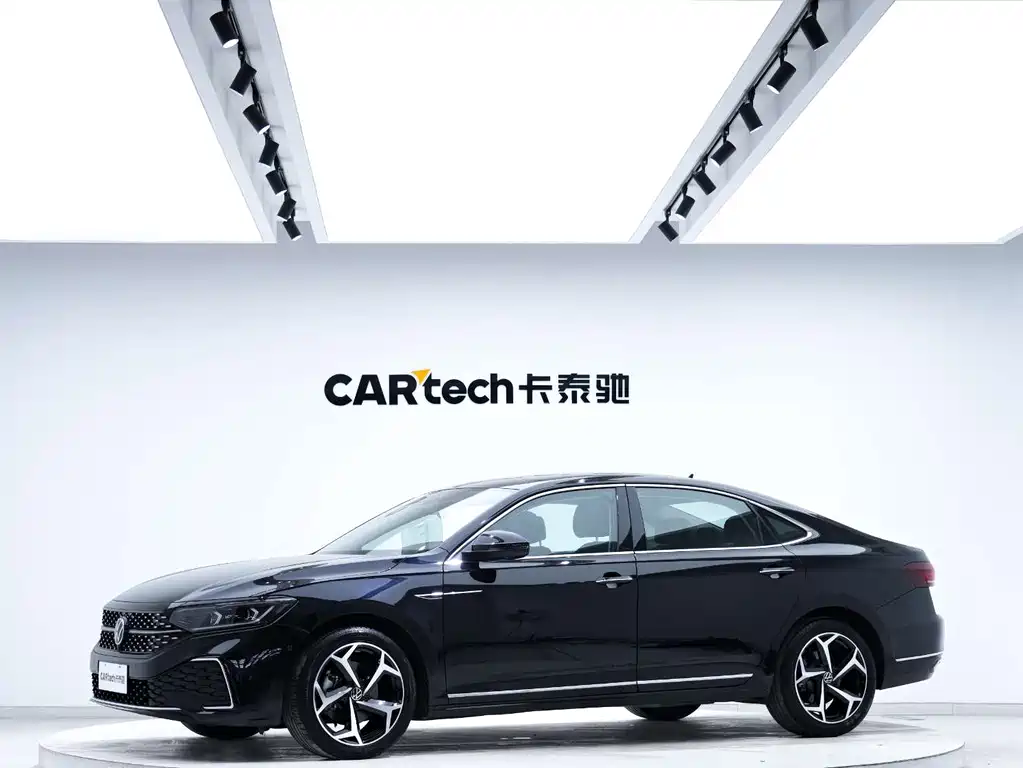 Volkswagen Passat 2023