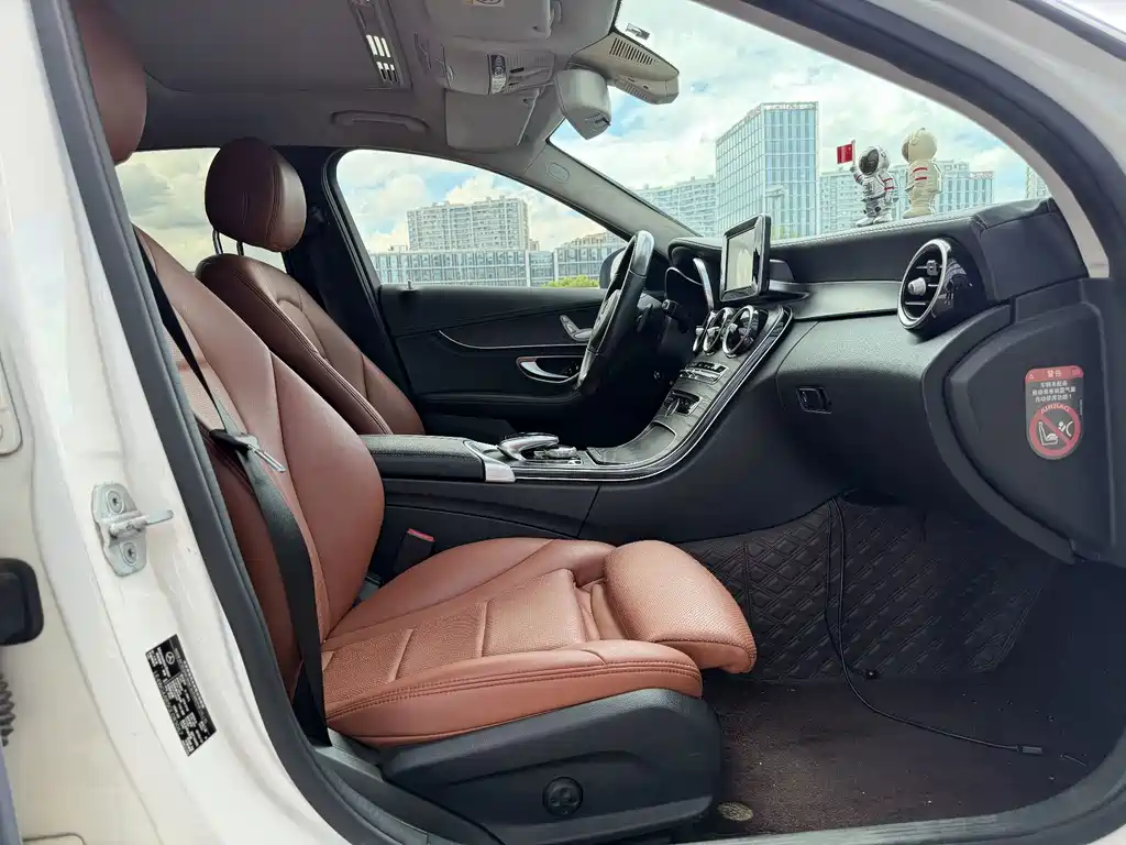 Mercedes-Benz C-Class — миниатюра 7
