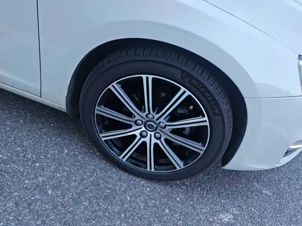 Volvo S60 — миниатюра 9