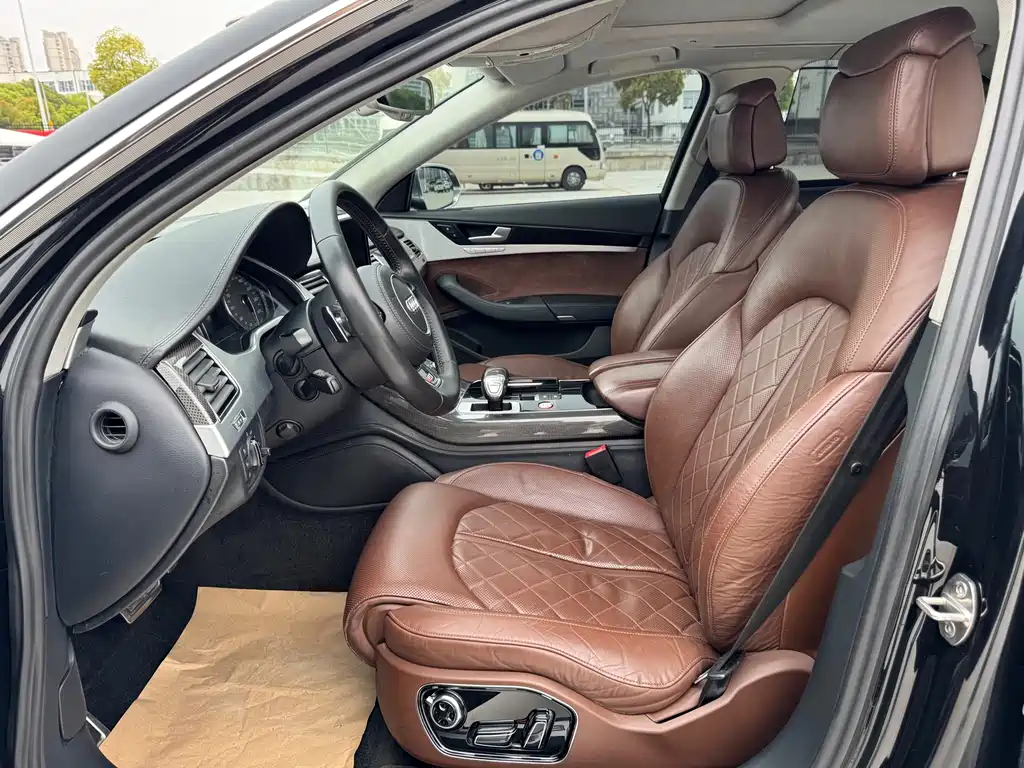 Audi S8 2013 S8 4.0TFSI quattro
