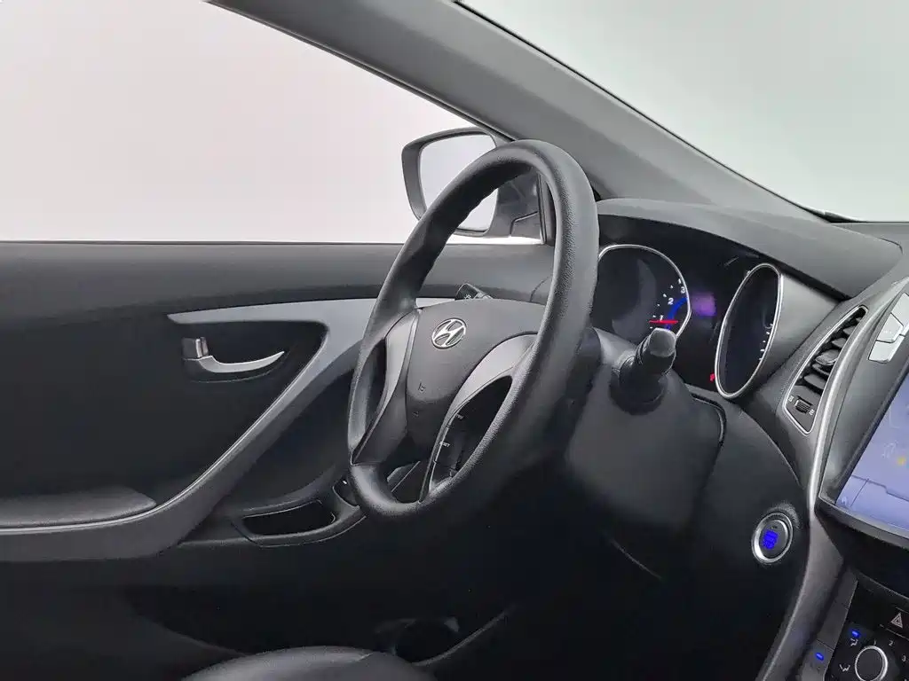 Hyundai Elantra Langdong — миниатюра 22