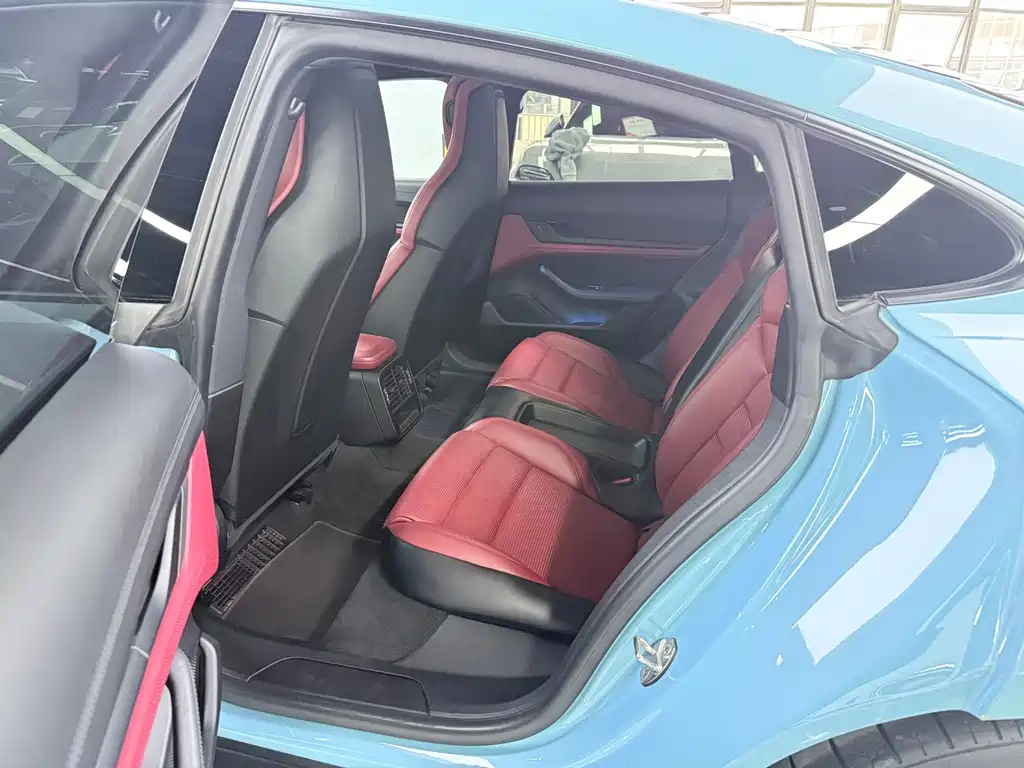 Porsche Taycan — миниатюра 6
