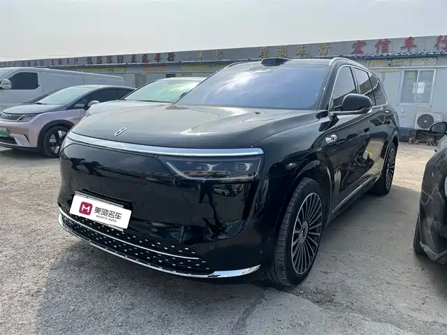 AITO ASK THE WORLD M8 2025