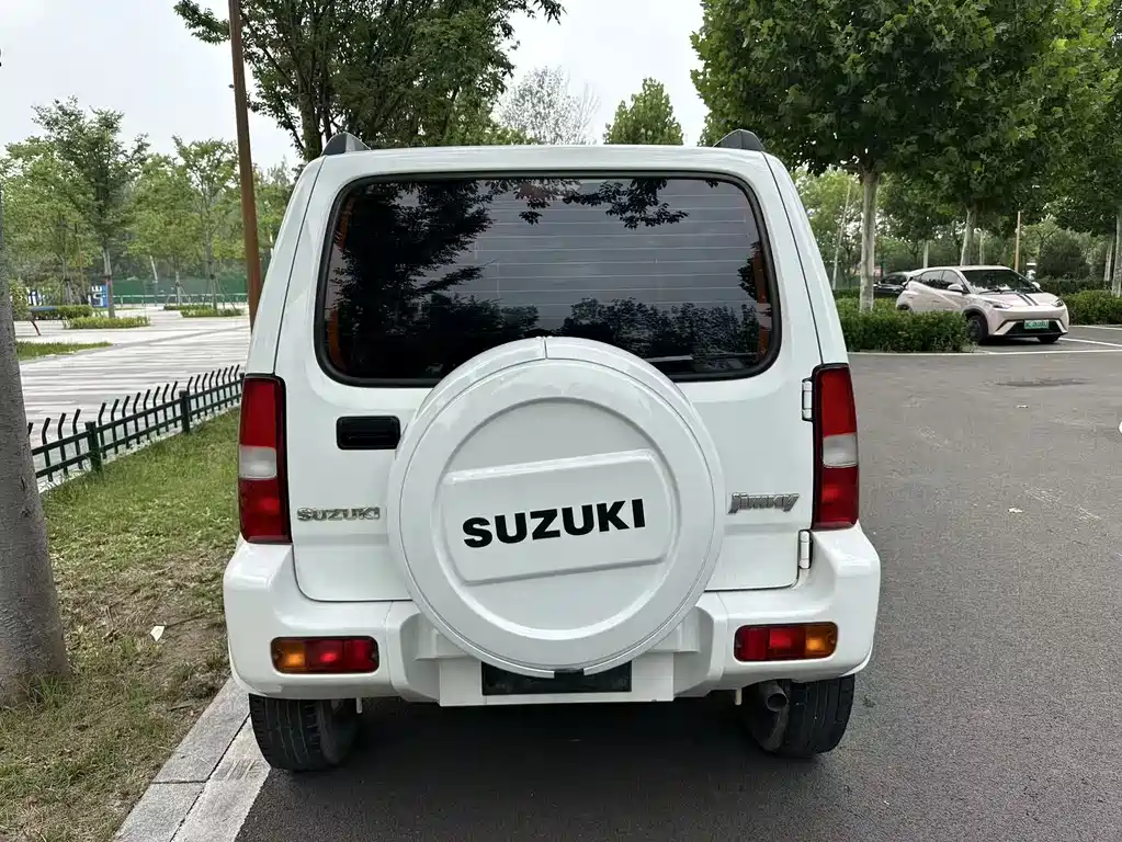 Suzuki Jimny — миниатюра 11