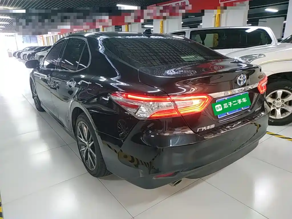 Toyota Camry — миниатюра 5
