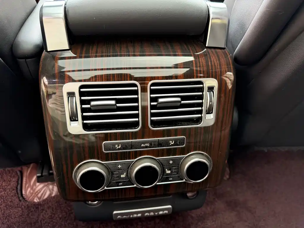 Land Rover Range Rover — миниатюра 8