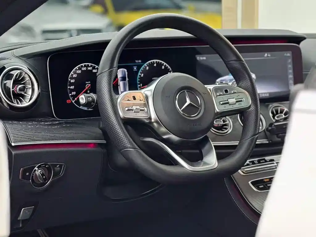 Mercedes-Benz E-Class (Import) — миниатюра 8