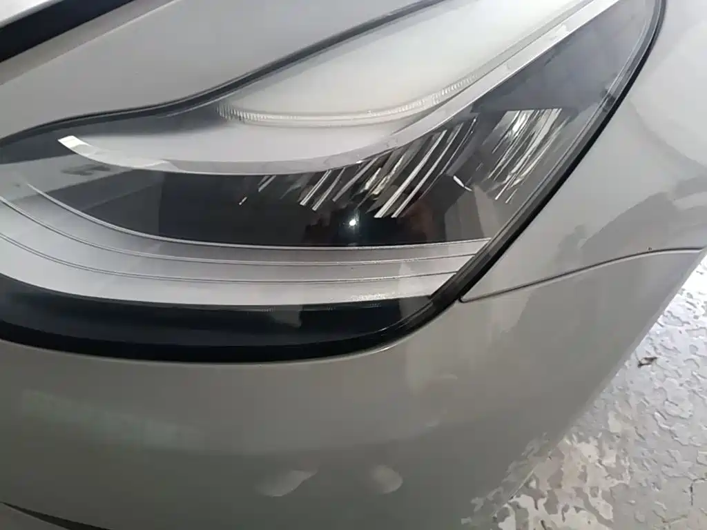 Tesla Model 3 — миниатюра 24
