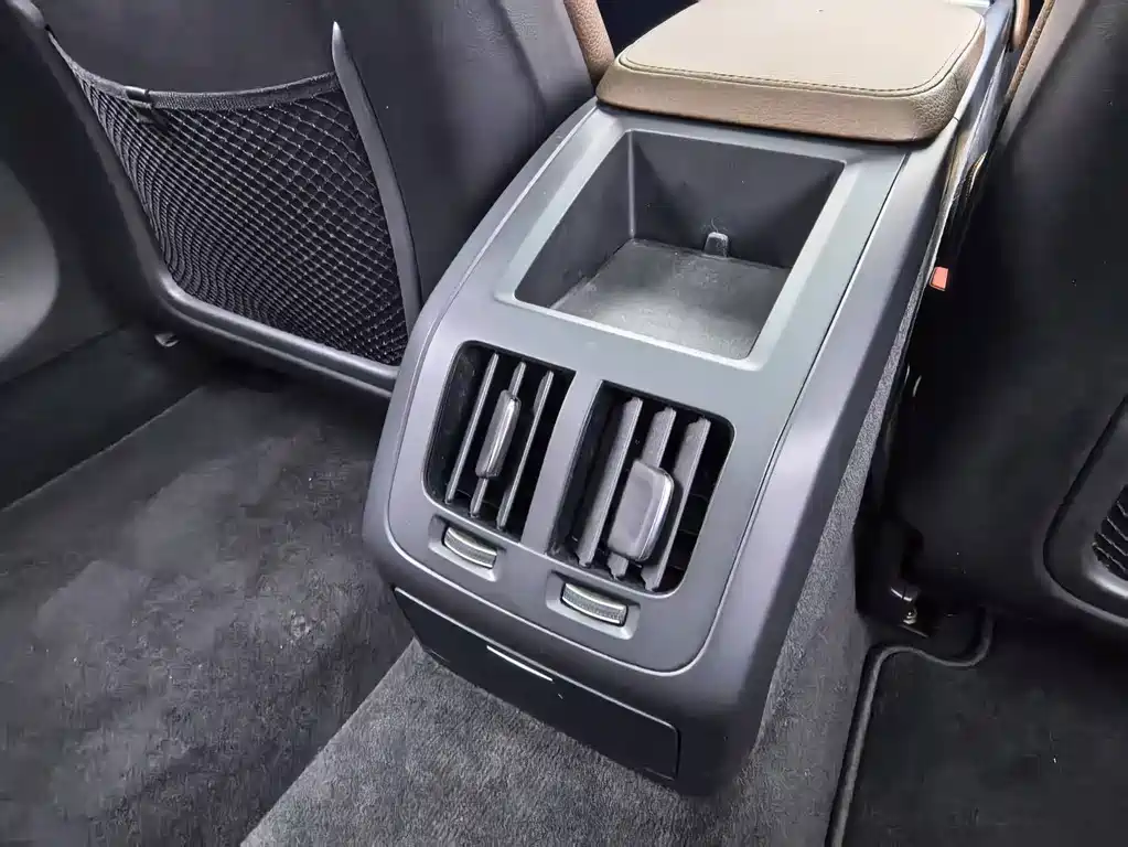 Volvo S90 — миниатюра 11