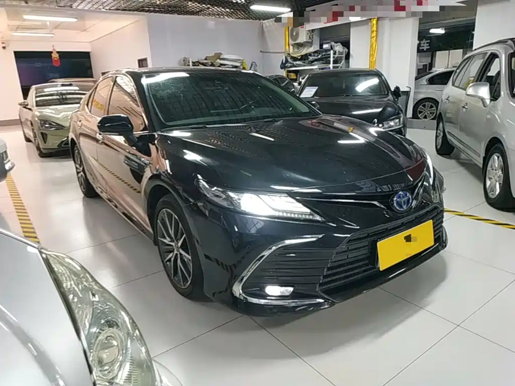Toyota Camry — миниатюра 4
