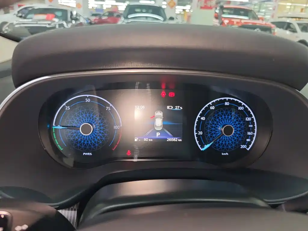 Hongqi Hongqi E-QM5 — миниатюра 12