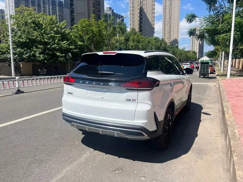 Geely Boyue — миниатюра 9