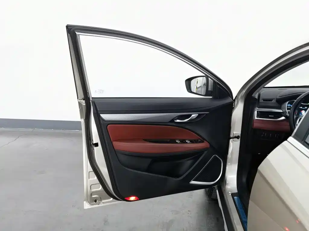 Geely Vision S1 — миниатюра 8