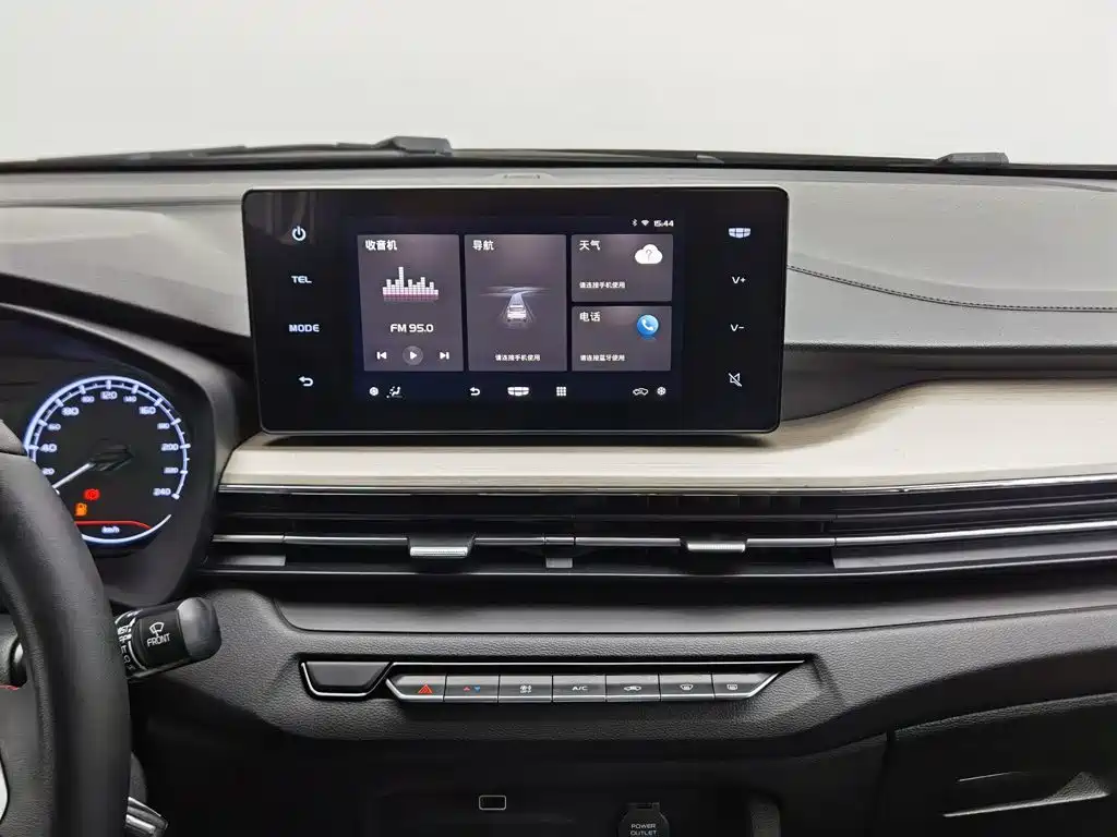 Geely Vision X3 — миниатюра 12
