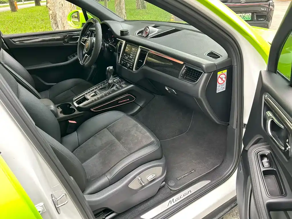 Porsche Macan — миниатюра 6