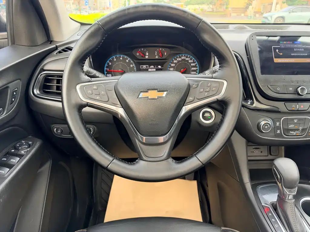 Chevrolet Equinox — миниатюра 15