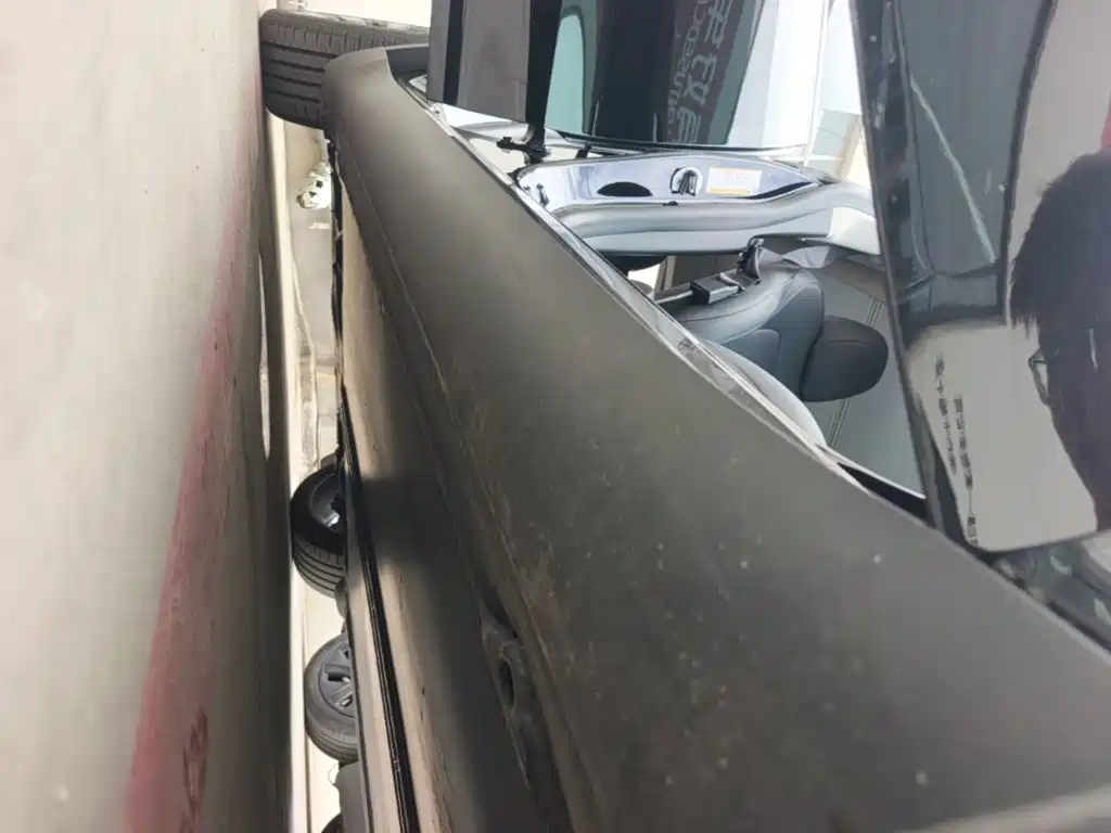 Tesla Model Y — миниатюра 21
