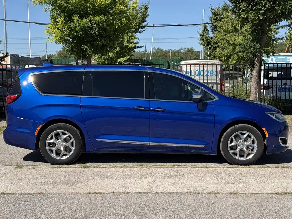 Chrysler Grand Voyager (Import) — миниатюра 7