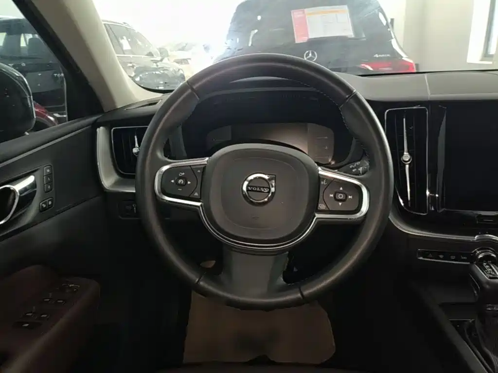 Volvo XC60 — миниатюра 11