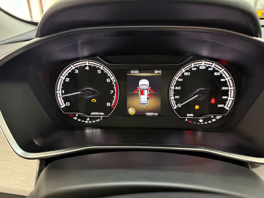 Geely Binyue — миниатюра 16