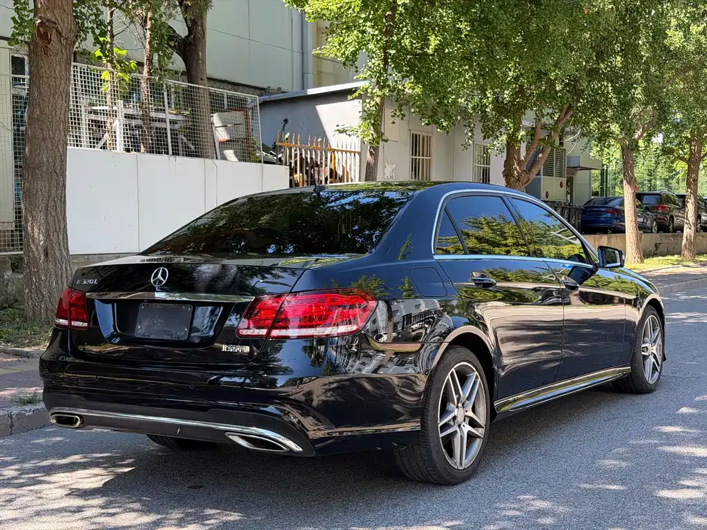 Mercedes-Benz E-Class — миниатюра 21