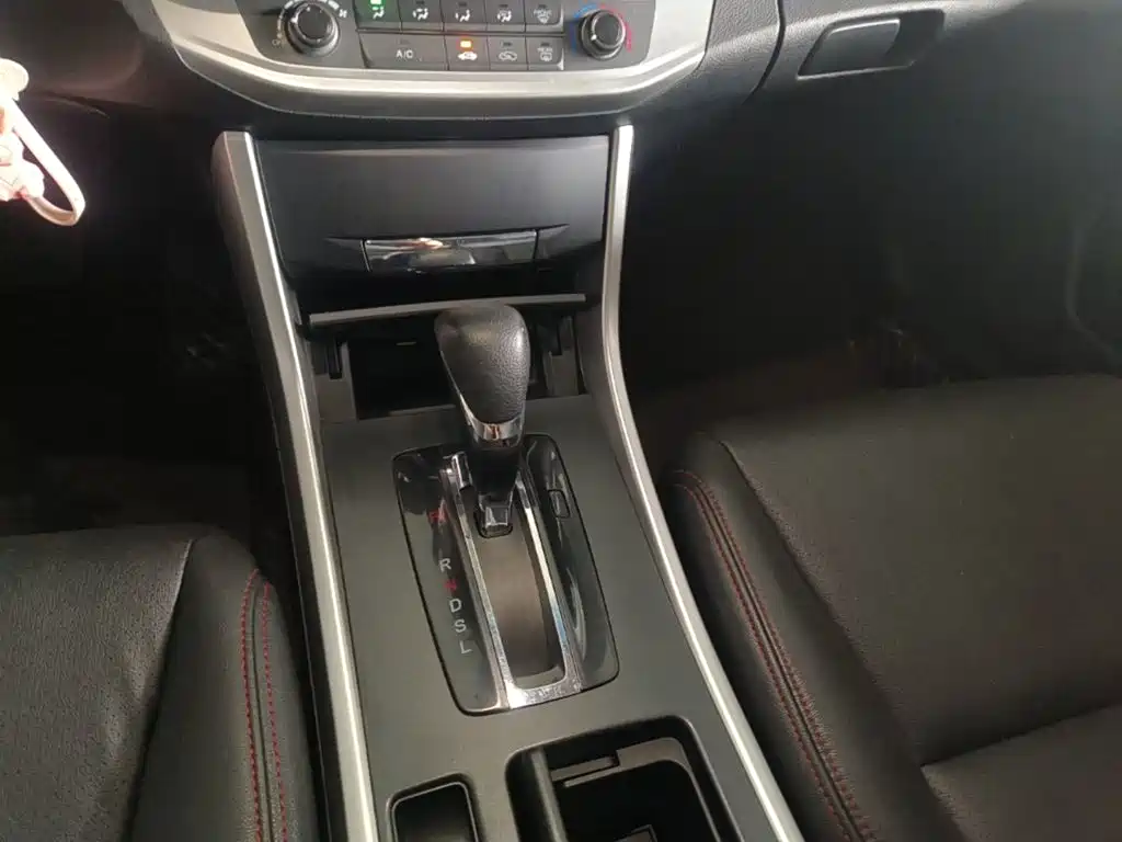 Honda Accord — миниатюра 14