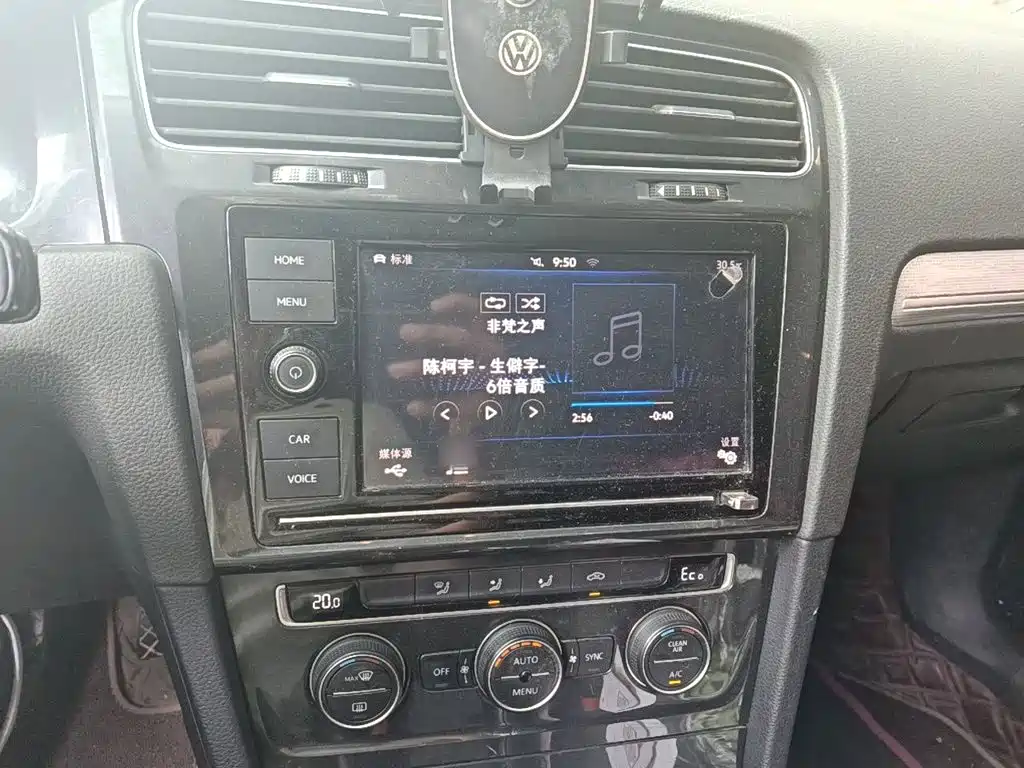 Volkswagen Golf EV — миниатюра 6