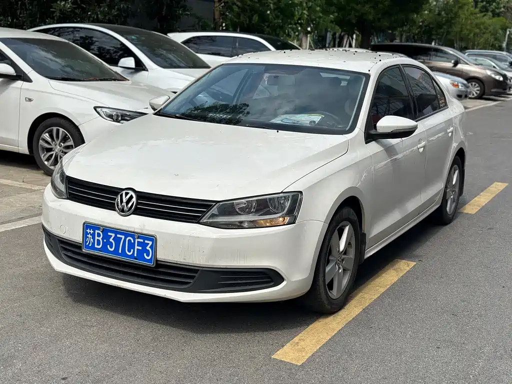 Volkswagen Sagitar 2013