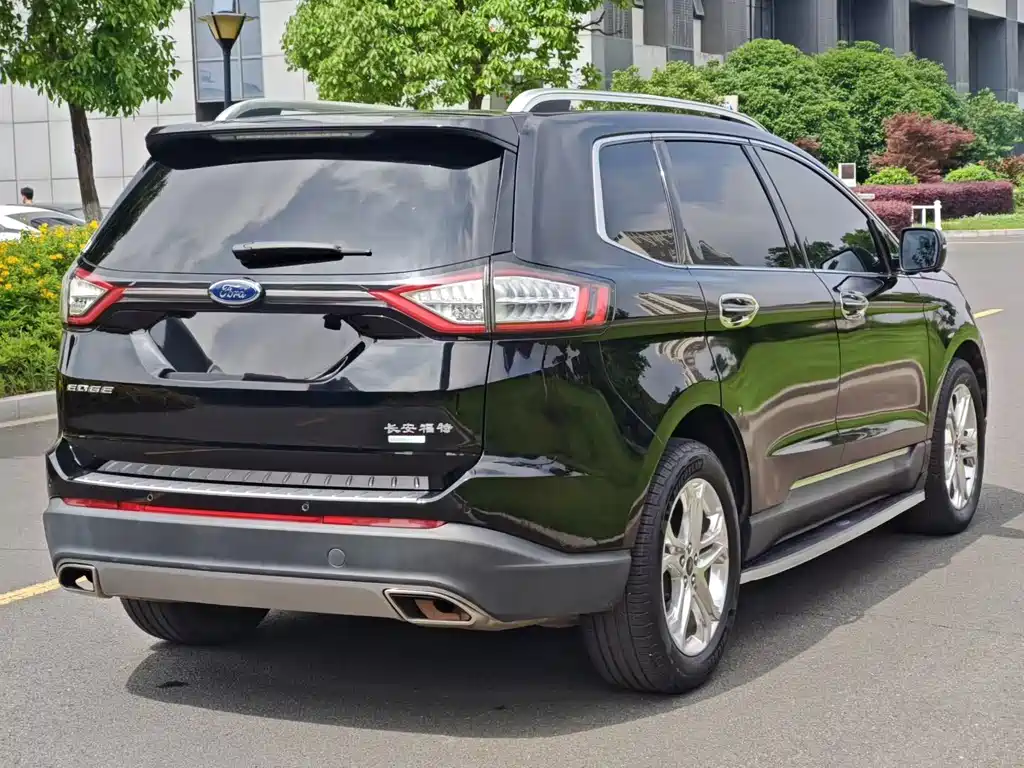Ford Edge — миниатюра 8