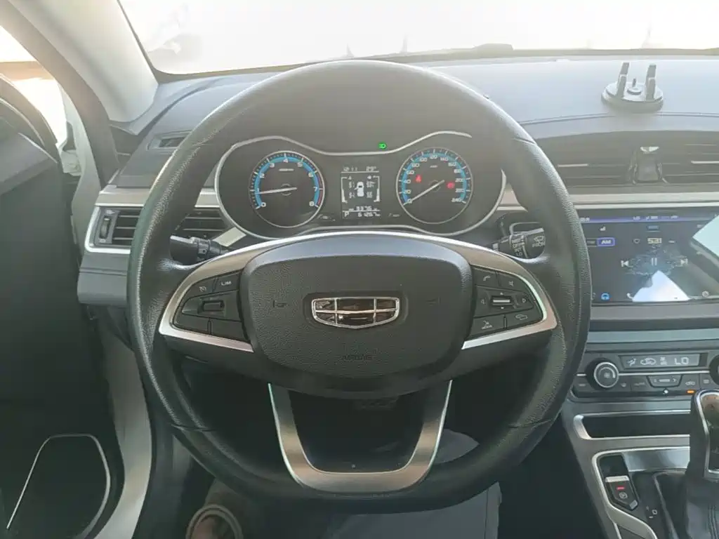 Geely Emgrand — миниатюра 11