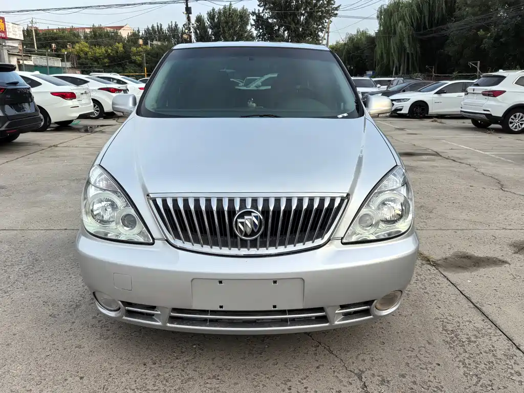 Buick GL8 — миниатюра 2