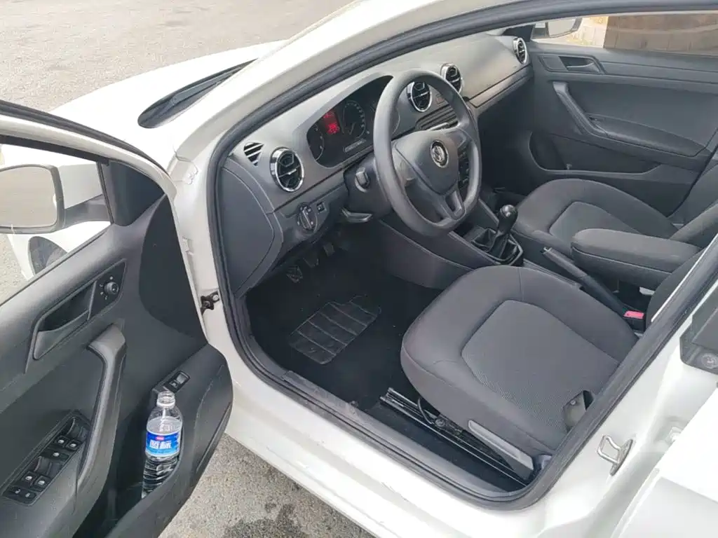 Volkswagen Jetta — миниатюра 16