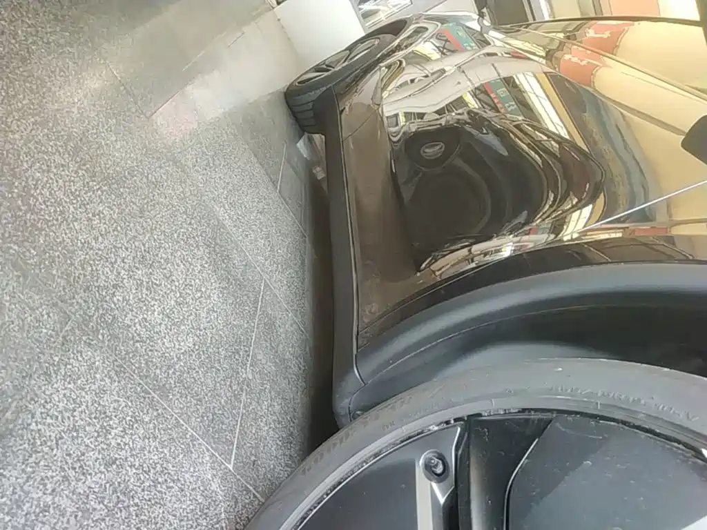 Tesla Model Y — миниатюра 21