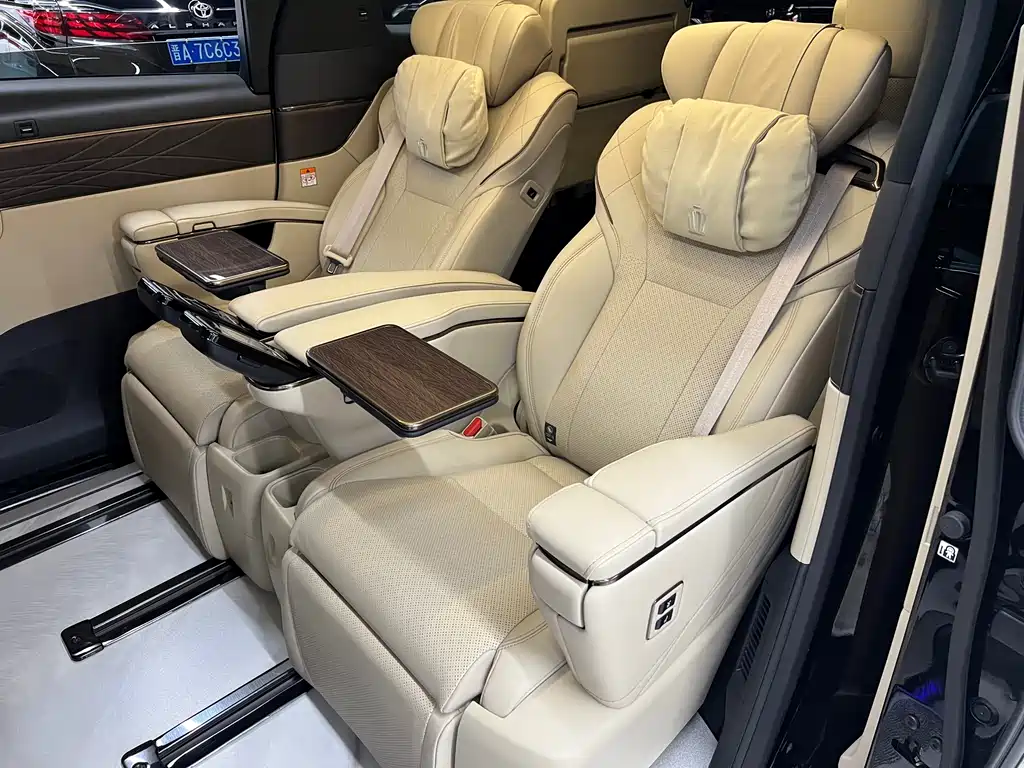 Toyota Vellfire — фотографии объявления, Фото 12