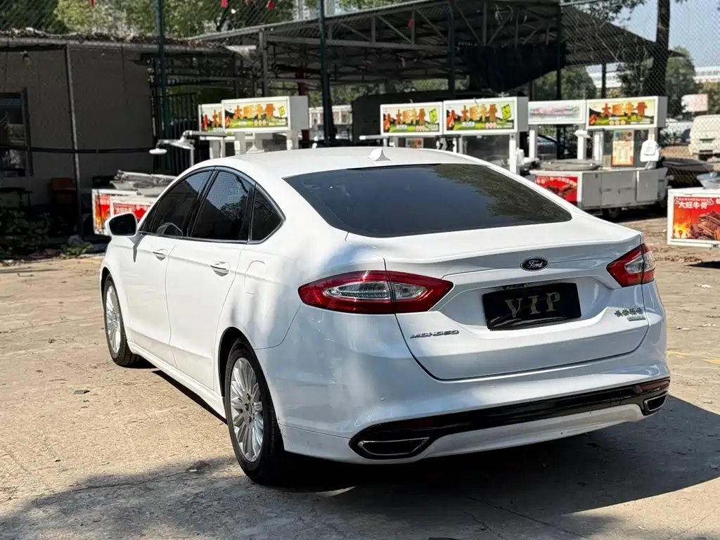 Ford Mondeo — миниатюра 11