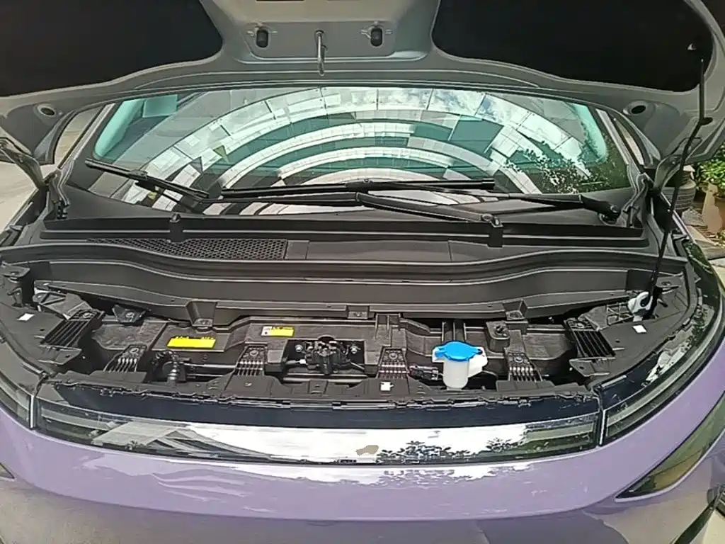 XPeng X9 — миниатюра 20