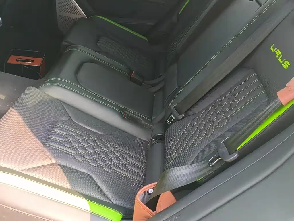 Lamborghini Urus — миниатюра 6