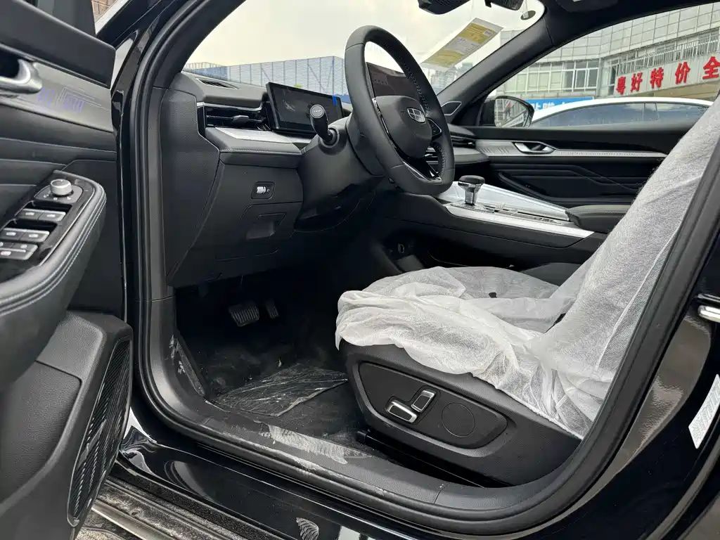 Geely Preface 2025 1.5TD