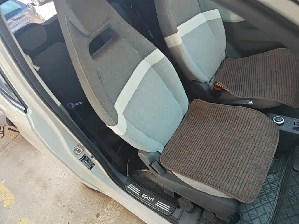 Wuling MINIEV — миниатюра 25