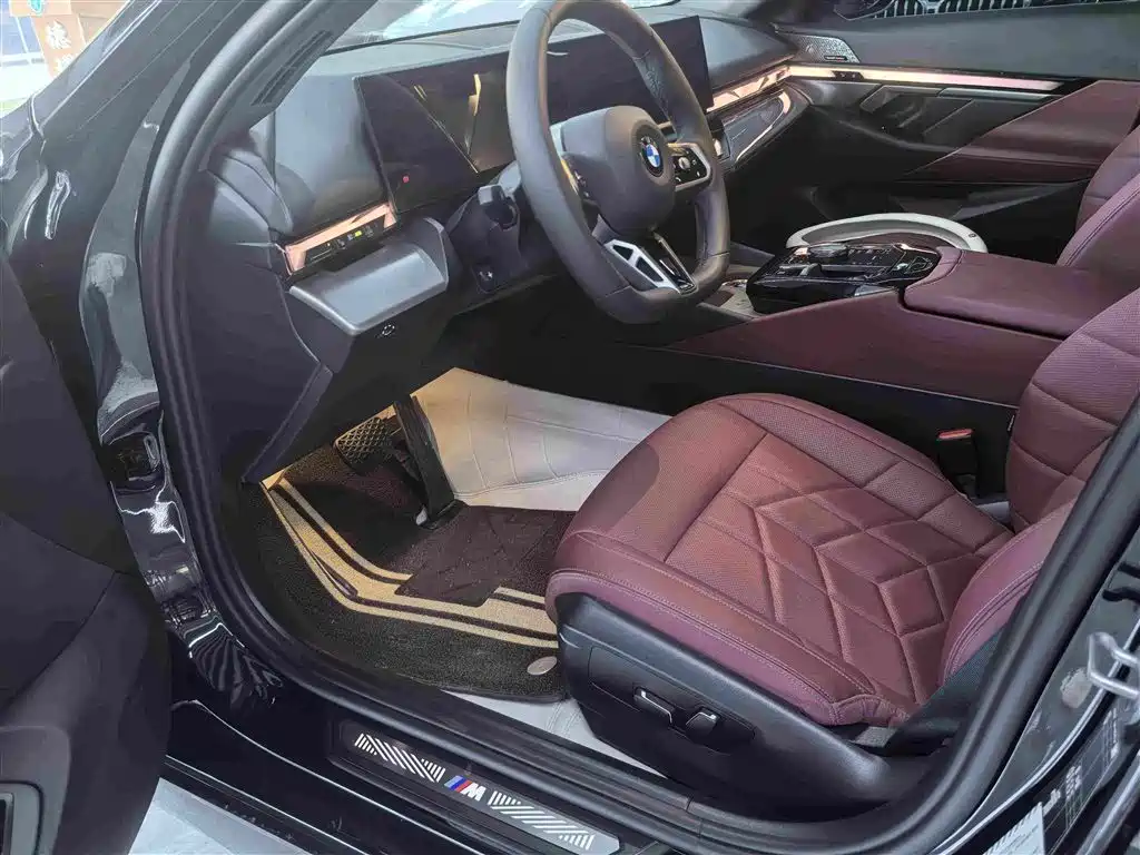 BMW 5 Series — миниатюра 4