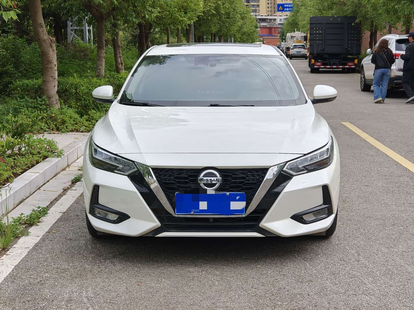 Nissan Sylphy 1.6 л 2021 г. Белый, пробег 50000 км