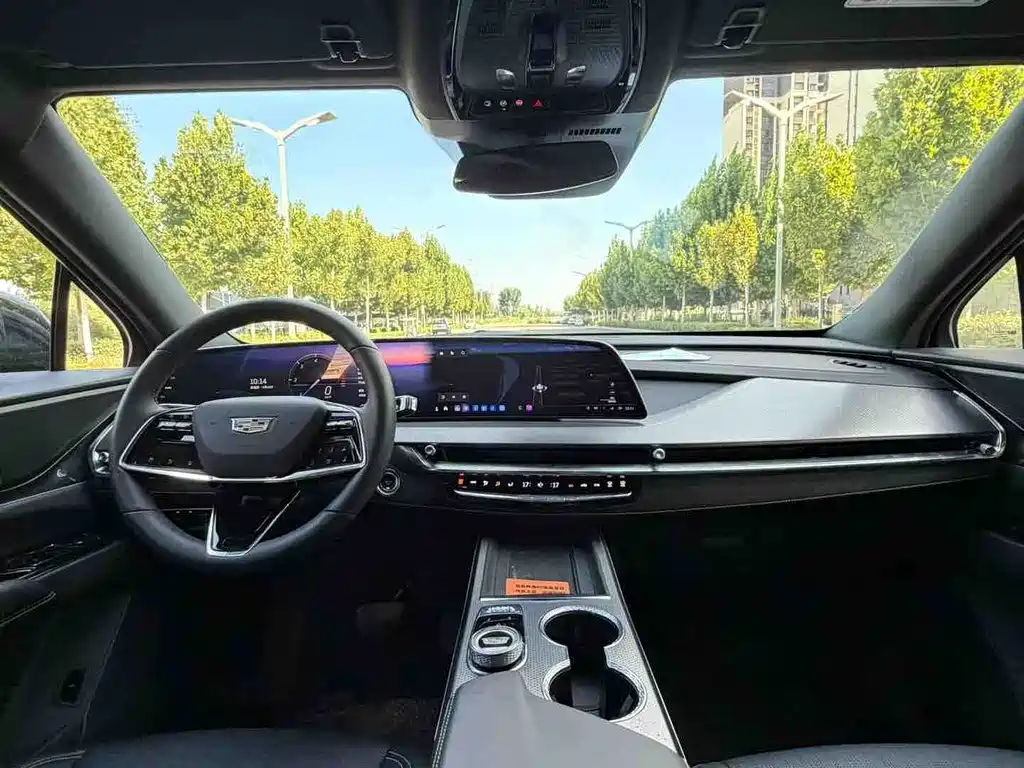 Cadillac XT5 — миниатюра 4