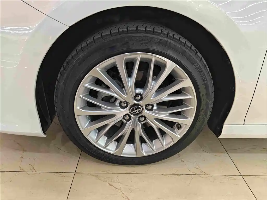 Toyota Camry — миниатюра 10
