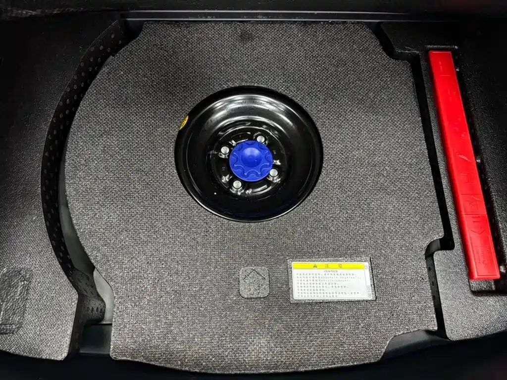 Toyota Yaris L — миниатюра 18