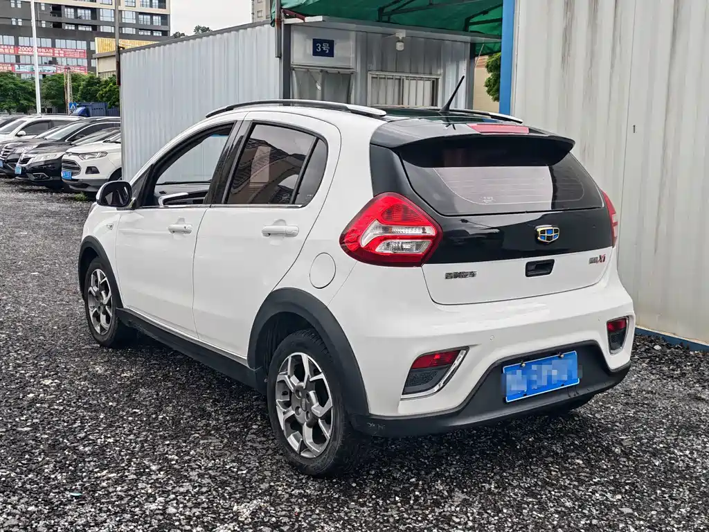 Geely Vision X1 — миниатюра 4