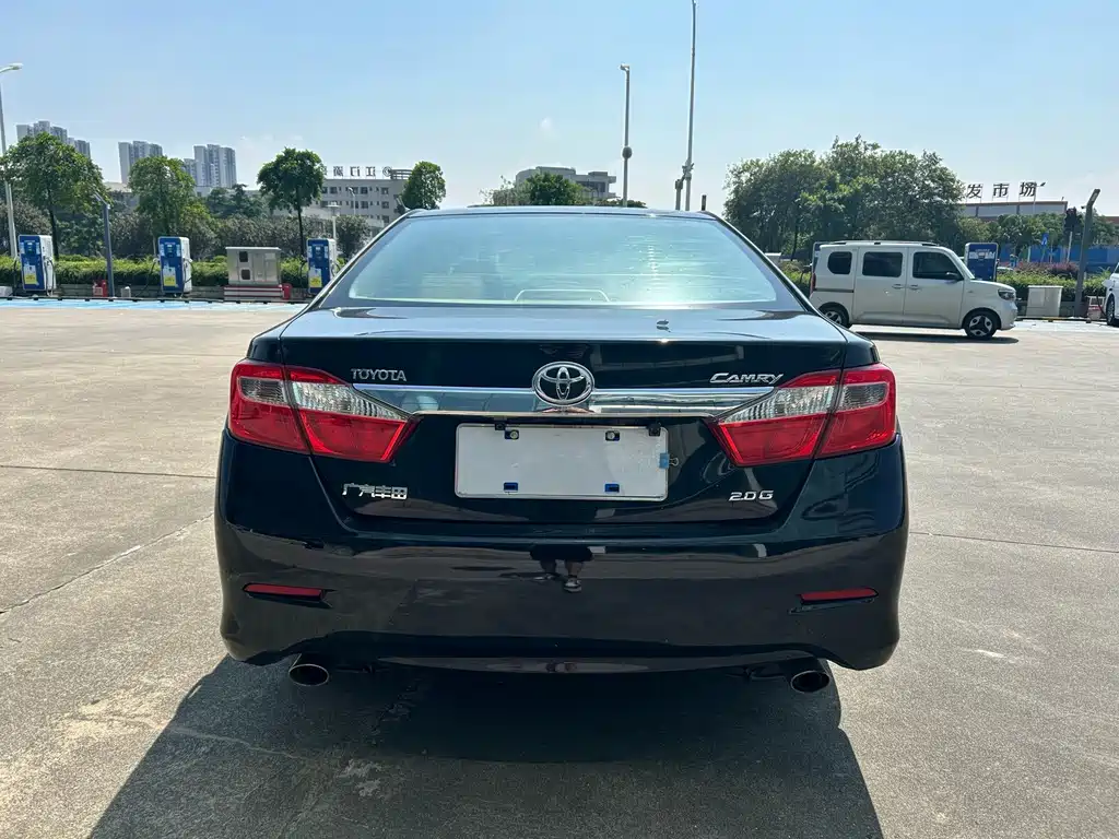 Toyota Camry — миниатюра 5