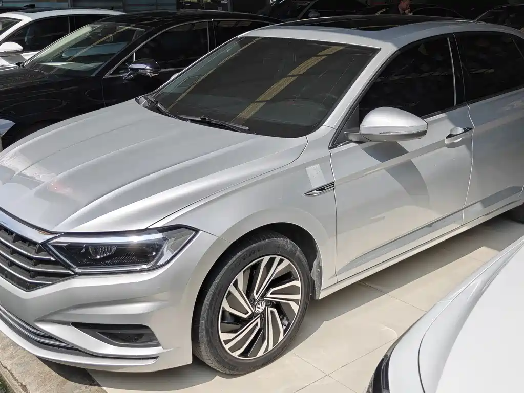 Volkswagen Sagitar 2021